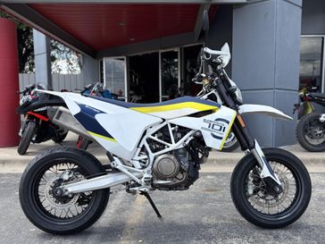 2018 Husqvarna Supermoto 701