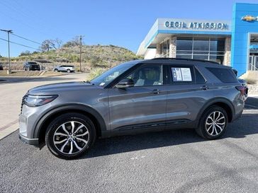 Used 2025 Ford Explorer ST-Line