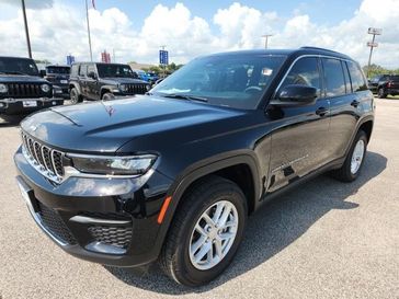 New 2025 Jeep Grand Cherokee Laredo X 4x2