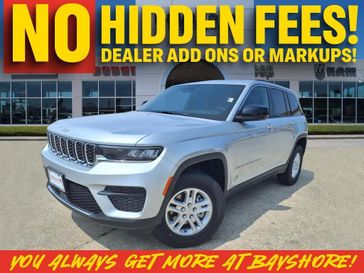 2025 Jeep Grand Cherokee Laredo 4x2