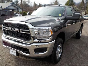 2024 RAM 2500 Tradesman Crew Cab 4x4 6'4' Box