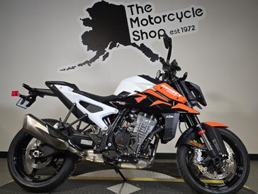 2027 KTM 990 DUKE 