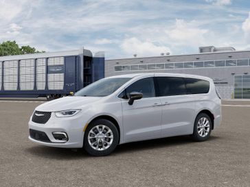New 2026 Chrysler PACIFICA LIMITE 