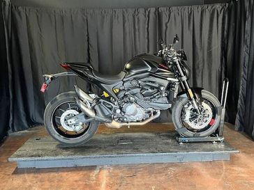 2021 Ducati MONSTER PLUS