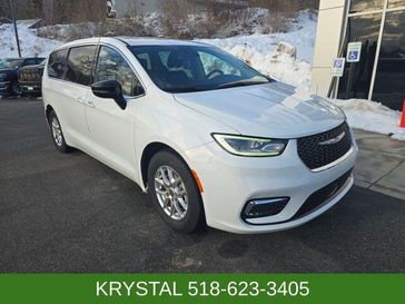 Used 2024 Chrysler Pacifica Touring L