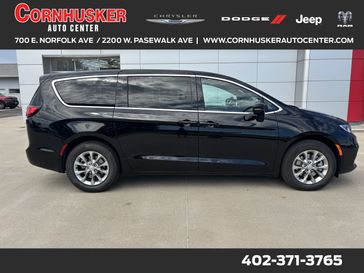 New 2026 Chrysler Pacifica Select