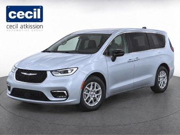 Used 2024 Chrysler Pacifica Touring L