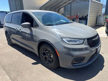 Used 2022 Chrysler Pacifica Hybrid Touring L
