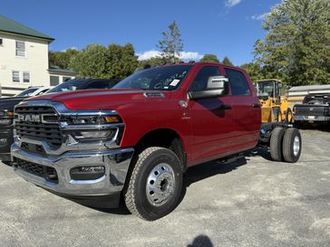 New 2025 RAM 3500 Tradesman Crew Cab Chassis 4x4 60' Ca