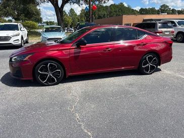 Used 2023 Nissan Altima 2.5 SR