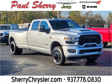 New 2027 RAM 3500 Limited Crew Cab 4x4 8' Box