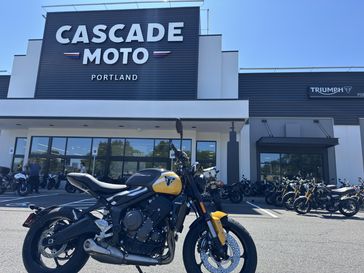 2025 Triumph Trident 660 - COSMIC YELLOW - SAPPHIRE BLACK 