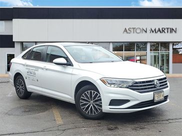 2020 Volkswagen Jetta SEL in a White exterior color and Titan Blackinterior. Glenview Luxury Imports 847-904-1233 glenviewluxuryimports.com 
