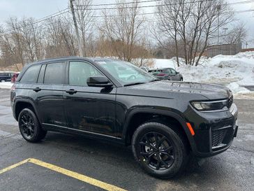 New 2026 Jeep Grand Cherokee Laredo Altitude 4x4