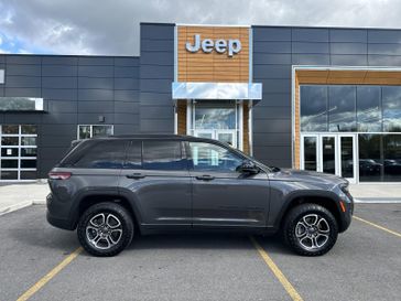 2022 Jeep Grand Cherokee 4xe Trailhawk