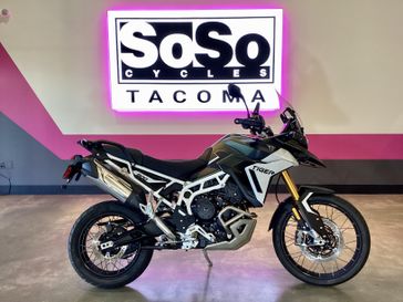 MATT KHAKI GREEN/ PHAN BK