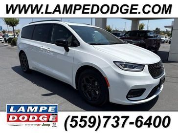 2025 Chrysler Pacifica Plug-in Hybrid S Appearance