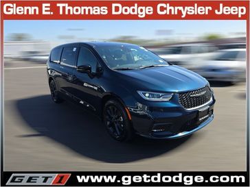 2024 Chrysler Pacifica Plug-in Hybrid S Appearance