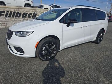 New 2026 Chrysler Pacifica Limited Awd