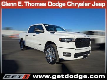 New 2026 RAM 1500 Express Crew Cab 4x2 5'7' Box