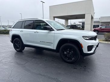 New 2025 Jeep Grand Cherokee Altitude 4x2