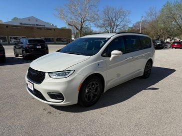 Used 2021 Chrysler Pacifica Hybrid Touring L