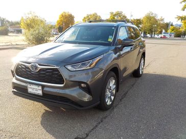 2023 Toyota Highlander Hybrid Limited AWD