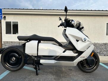 2023 BMW CE 04 Light White 