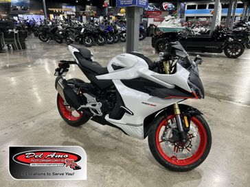 2025 CFMOTO 450SS  in a NEBULA WHITE exterior color. Del Amo Motorsports of Redondo Beach (424) 390-7811 delamomotorsports.com 