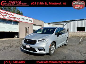 New 2026 Chrysler Pacifica Select