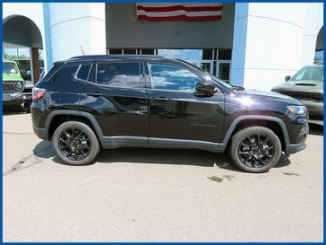 Used 2023 Jeep Compass Altitude