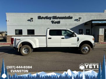 2022 Ford Super Duty F-350 DRW XLT 4WD Crew Cab 8 Box