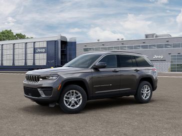 New 2026 Jeep Grand Cherokee Laredo 4x2