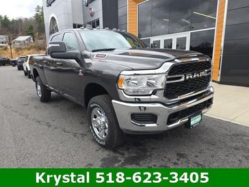 2024 RAM 2500 Tradesman Crew Cab 4x4 6'4' Box