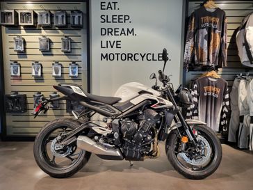 2024 Triumph STREET TRIPLE R