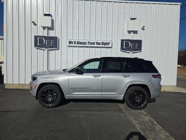 New 2025 Jeep Grand Cherokee Summit 4x4