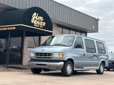 Used 1999 Ford E-150 Recreational