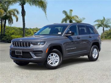 2025 Jeep Grand Cherokee Laredo 4x2