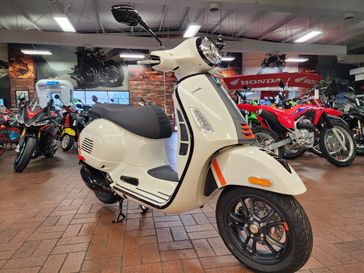 2024 Vespa GTS SUPER 300