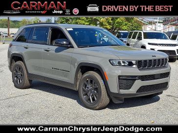 New 2027 Jeep Grand Cherokee Laredo Altitude 4x4