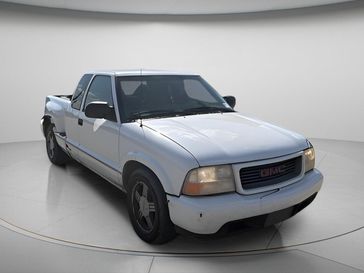 Used 2000 GMC Sonoma SLS w/1SR Pkg