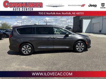 2018 Chrysler Pacifica Hybrid Limited