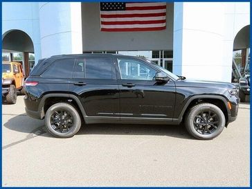 New 2025 Jeep Grand Cherokee 