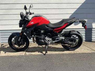 2024 BMW F 900 R RACING RED 