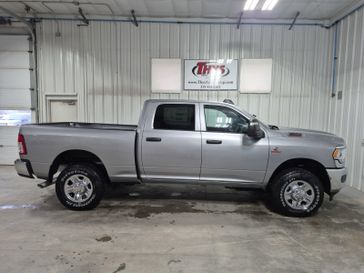 2024 RAM 2500 Tradesman Crew Cab 4x4 6'4' Box