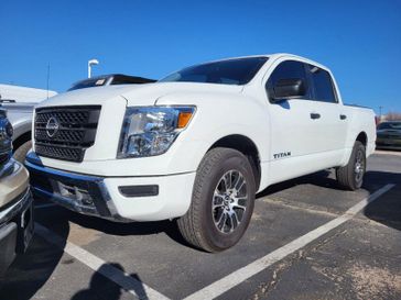 2023 Nissan Titan SV