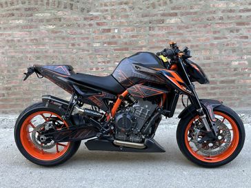 2022 KTM 890 DUKE R  