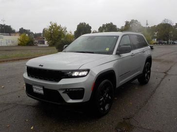 New 2025 Jeep Grand Cherokee Limited 4x4