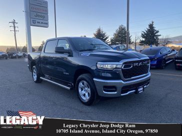 2025 RAM 1500 Tradesman Crew Cab 4x4 5'7' Box