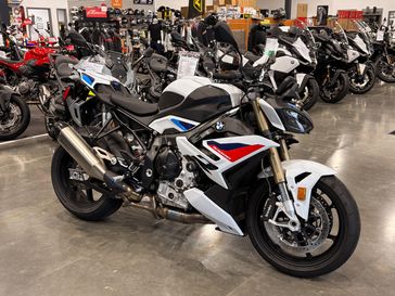 2026 BMW S 1000 R